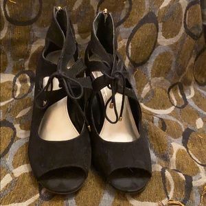 a.n.a A New Approach Women’s Suede Dress Heels